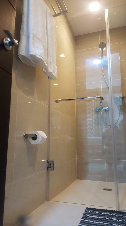מנילה 101 Newport Condo C2 מראה חיצוני תמונה